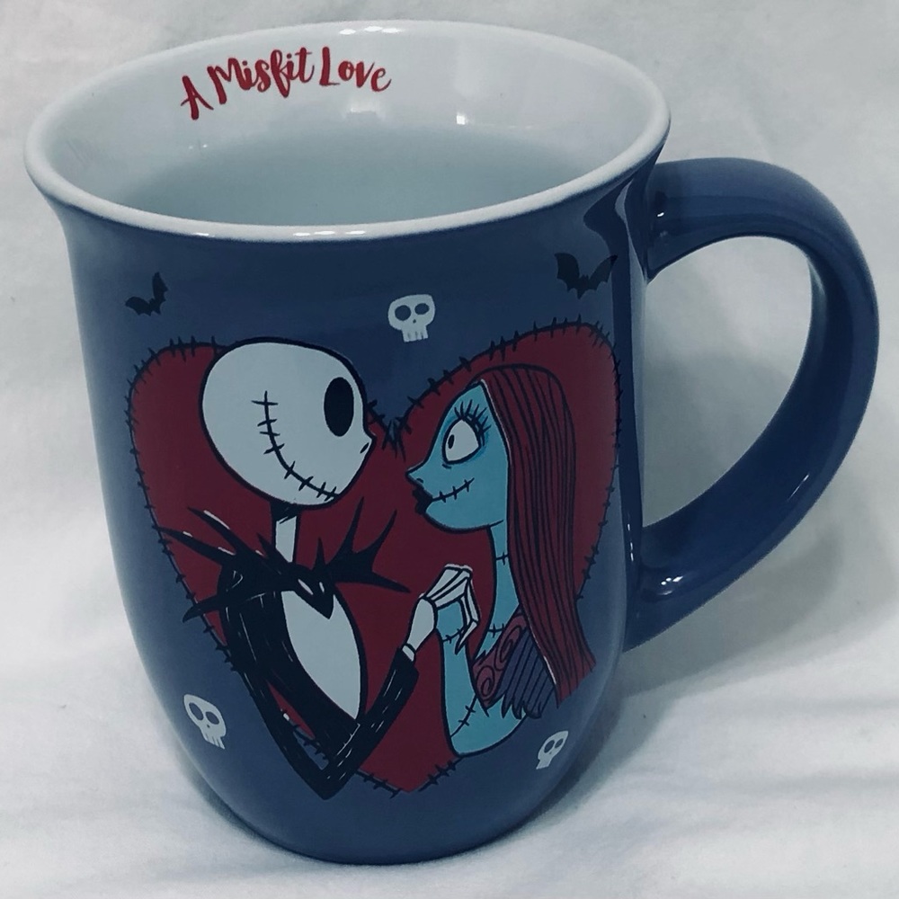 Disney Nightmare Before Christmas A Misfit Love Hearts  ceramic Mug purple.16oz.